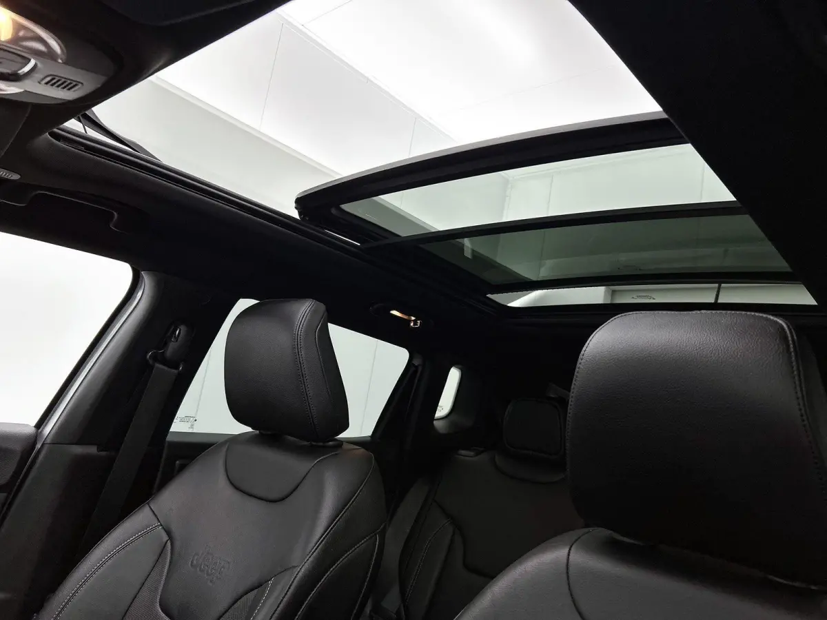4xe Plug-in Hybrid S 240pk Automaat | 1ste Eigenaar | Schuif-/Kanteldak | 360 Camera | Elektrische Bestuurdersstoel | Adaptieve Cruise Control | LED | 19"LMV | Dodehoekdetectie | Stoelverwar