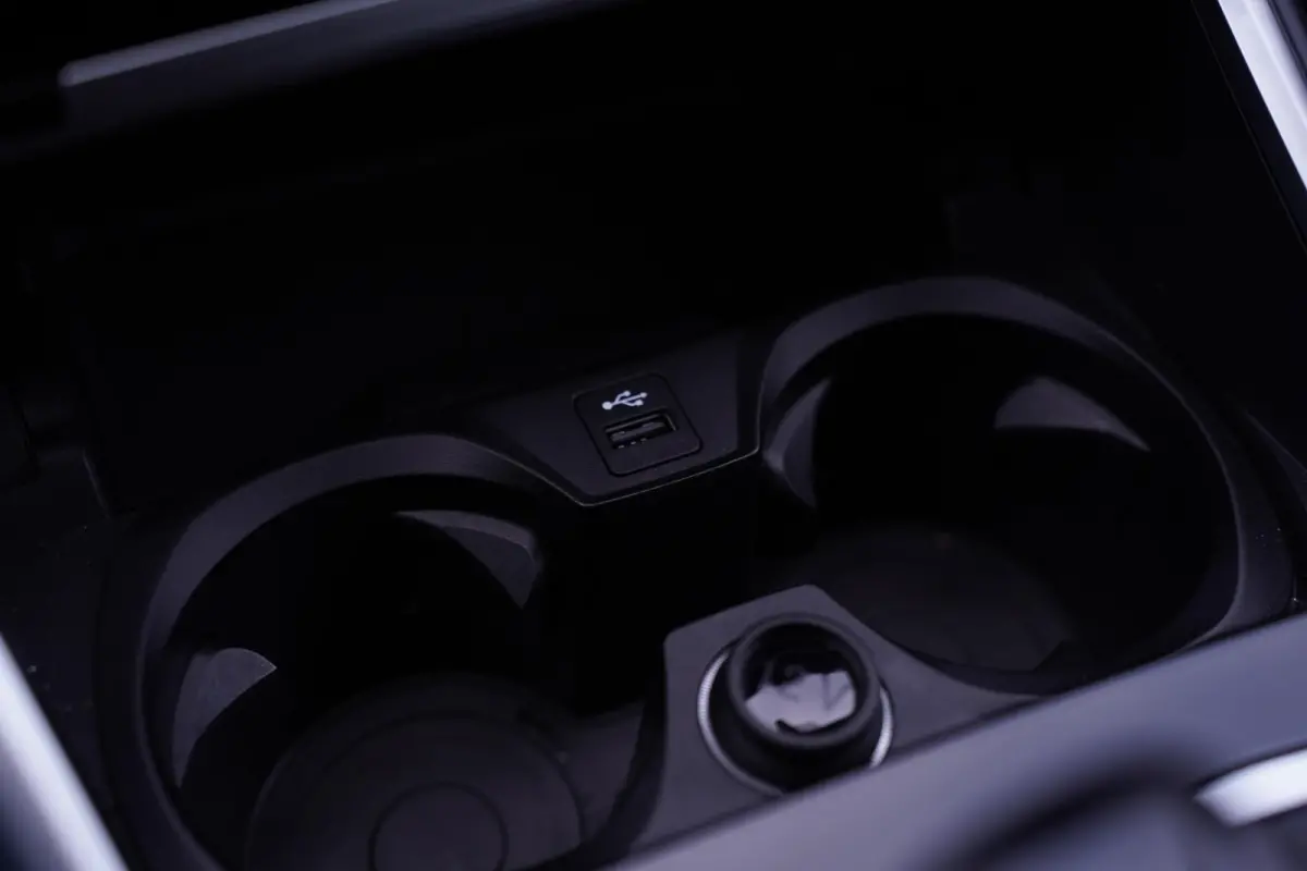 320i Sport Line Led koplampen Apple Carplay Leder Memory Stoelverwarming 1e Eigenaar NAP
