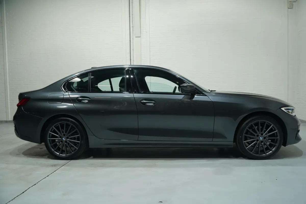 320i Sport Line Led koplampen Apple Carplay Leder Memory Stoelverwarming 1e Eigenaar NAP