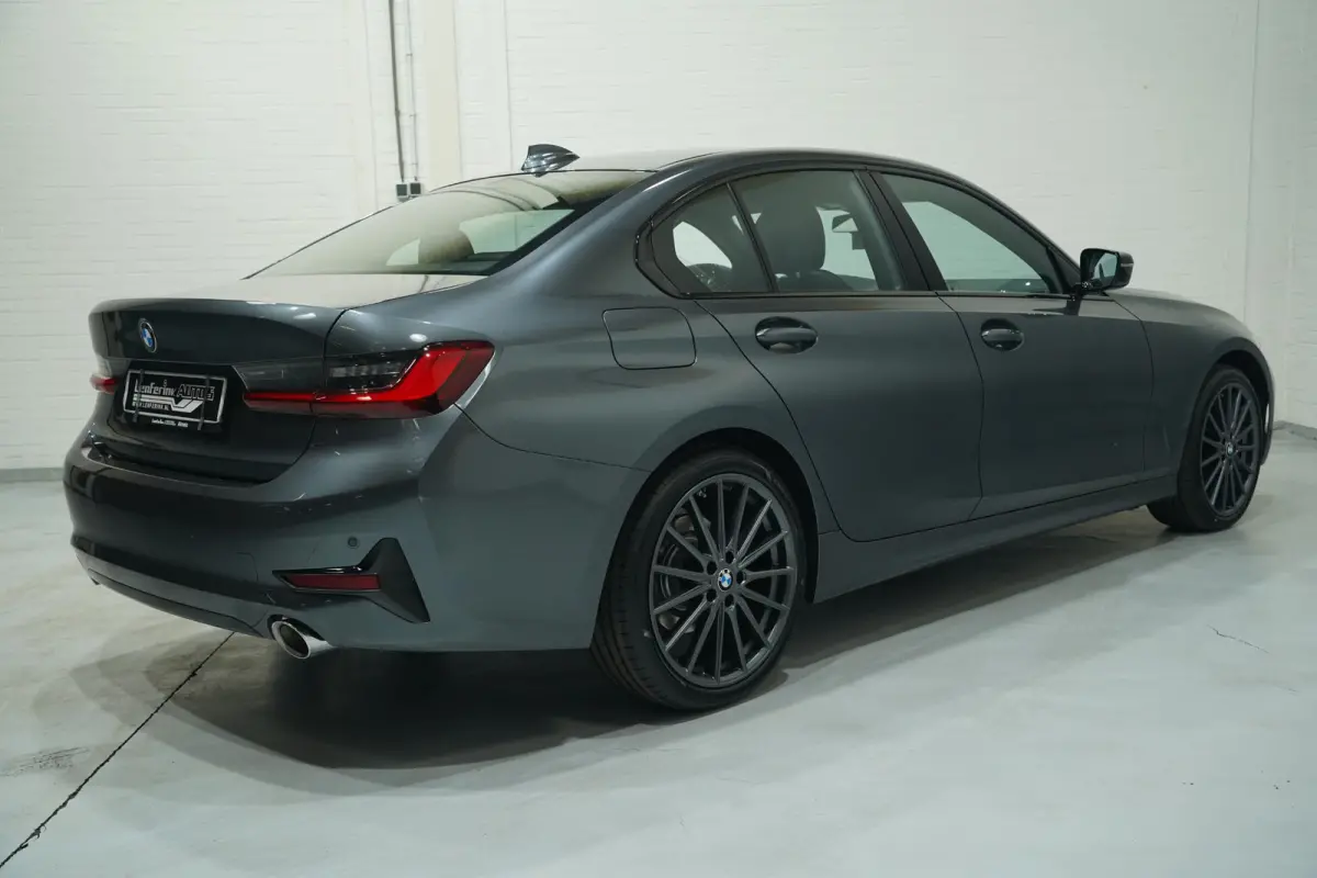 320i Sport Line Led koplampen Apple Carplay Leder Memory Stoelverwarming 1e Eigenaar NAP