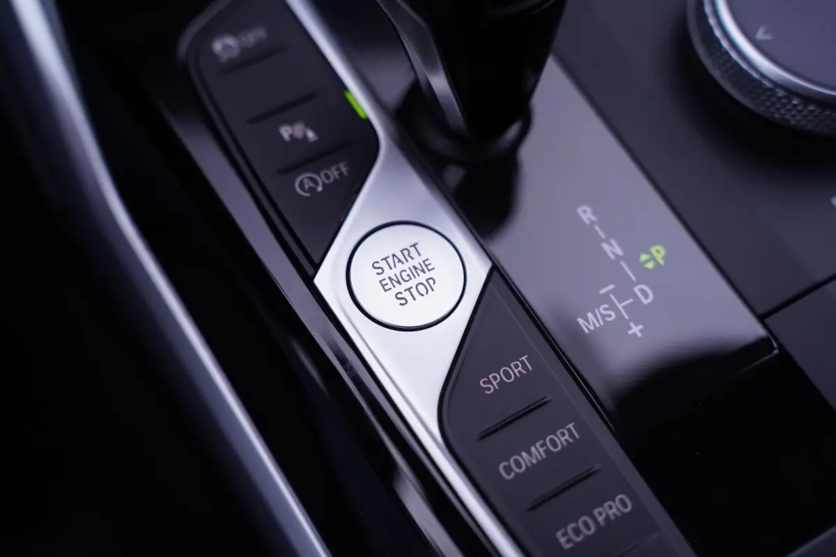 320i Sport Line Led koplampen Apple Carplay Leder Memory Stoelverwarming 1e Eigenaar NAP