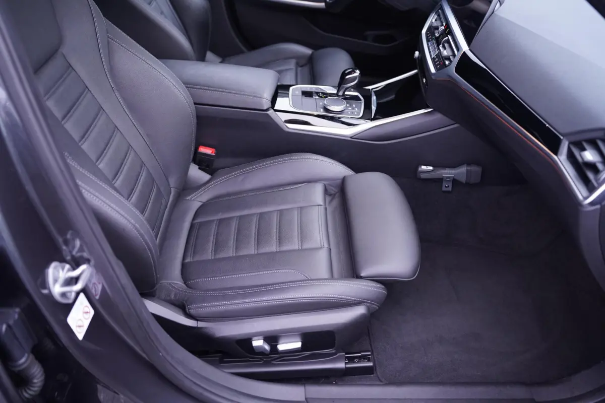 320i Sport Line Led koplampen Apple Carplay Leder Memory Stoelverwarming 1e Eigenaar NAP