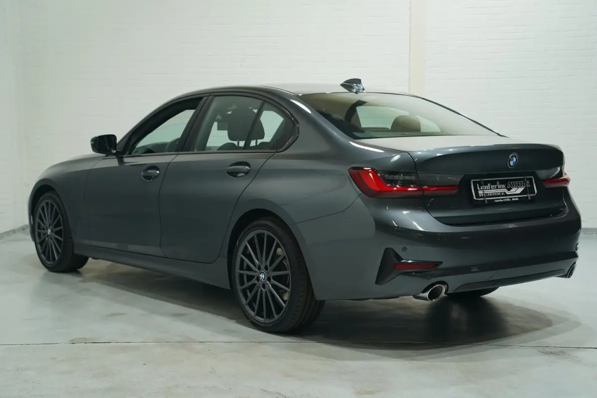 320i Sport Line Led koplampen Apple Carplay Leder Memory Stoelverwarming 1e Eigenaar NAP