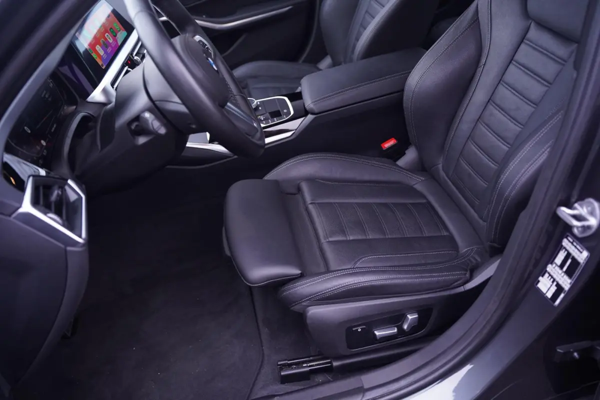 320i Sport Line Led koplampen Apple Carplay Leder Memory Stoelverwarming 1e Eigenaar NAP