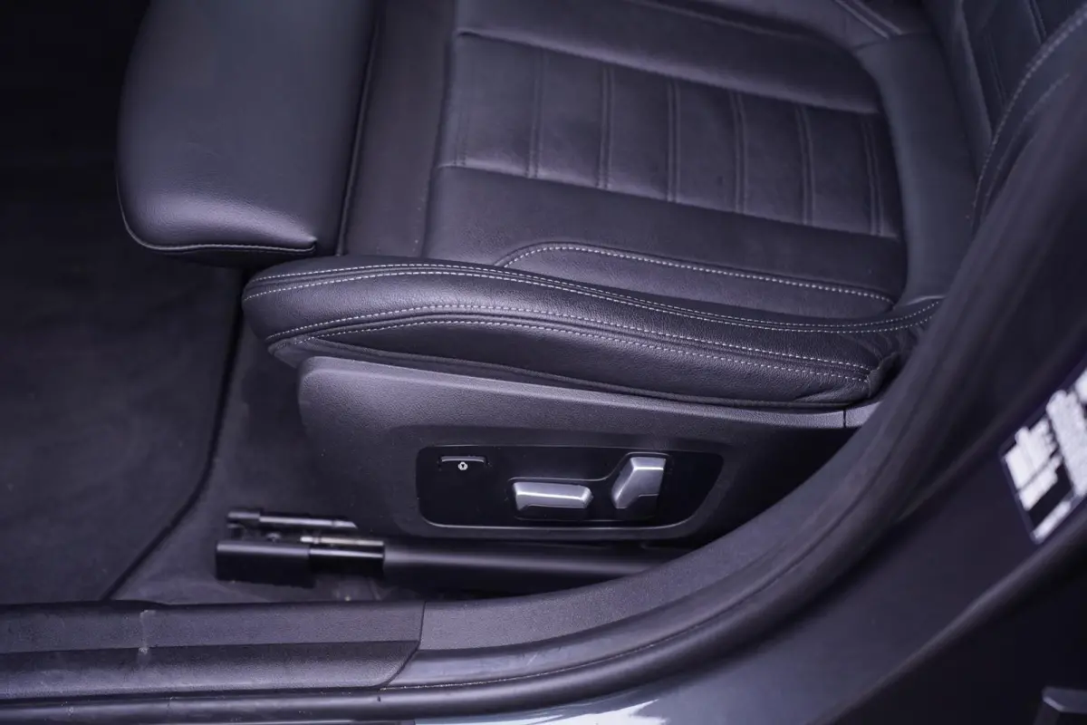 320i Sport Line Led koplampen Apple Carplay Leder Memory Stoelverwarming 1e Eigenaar NAP