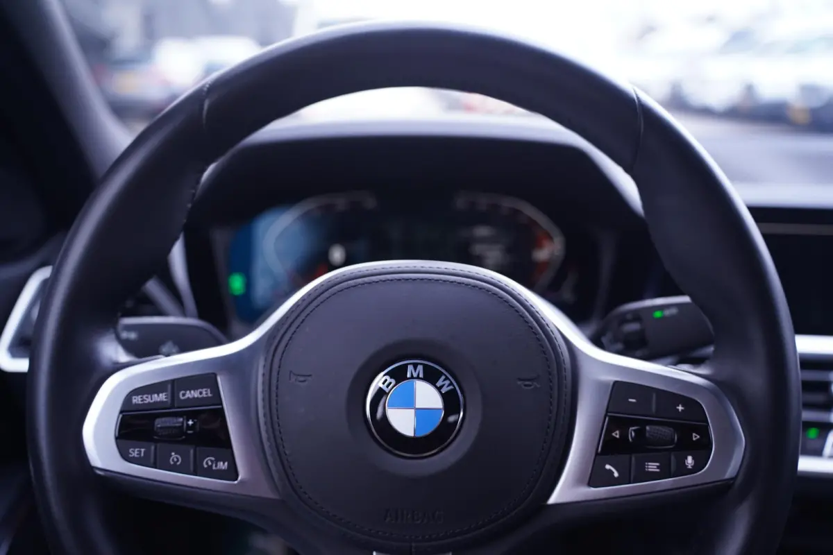 320i Sport Line Led koplampen Apple Carplay Leder Memory Stoelverwarming 1e Eigenaar NAP
