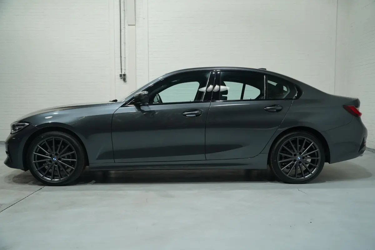 320i Sport Line Led koplampen Apple Carplay Leder Memory Stoelverwarming 1e Eigenaar NAP
