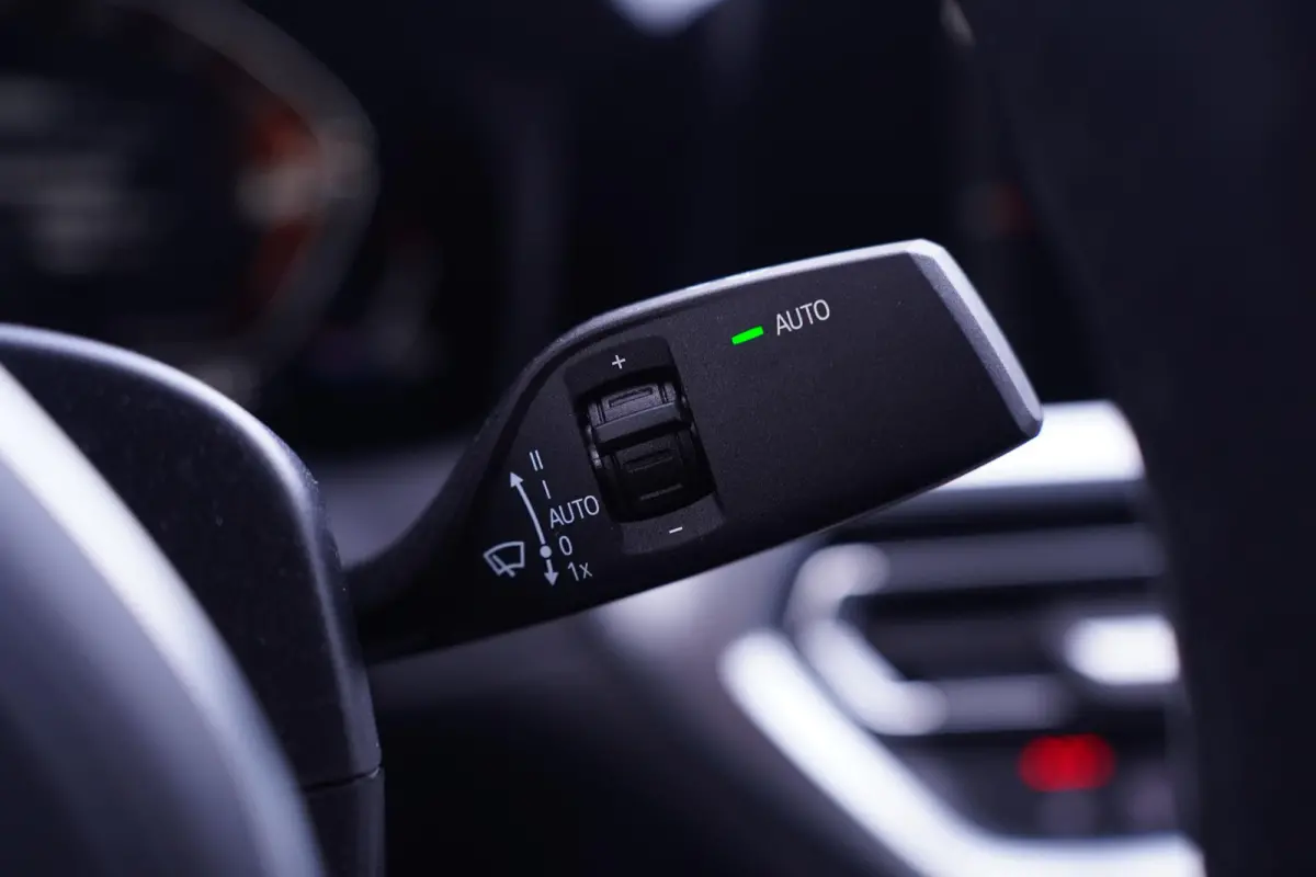 320i Sport Line Led koplampen Apple Carplay Leder Memory Stoelverwarming 1e Eigenaar NAP