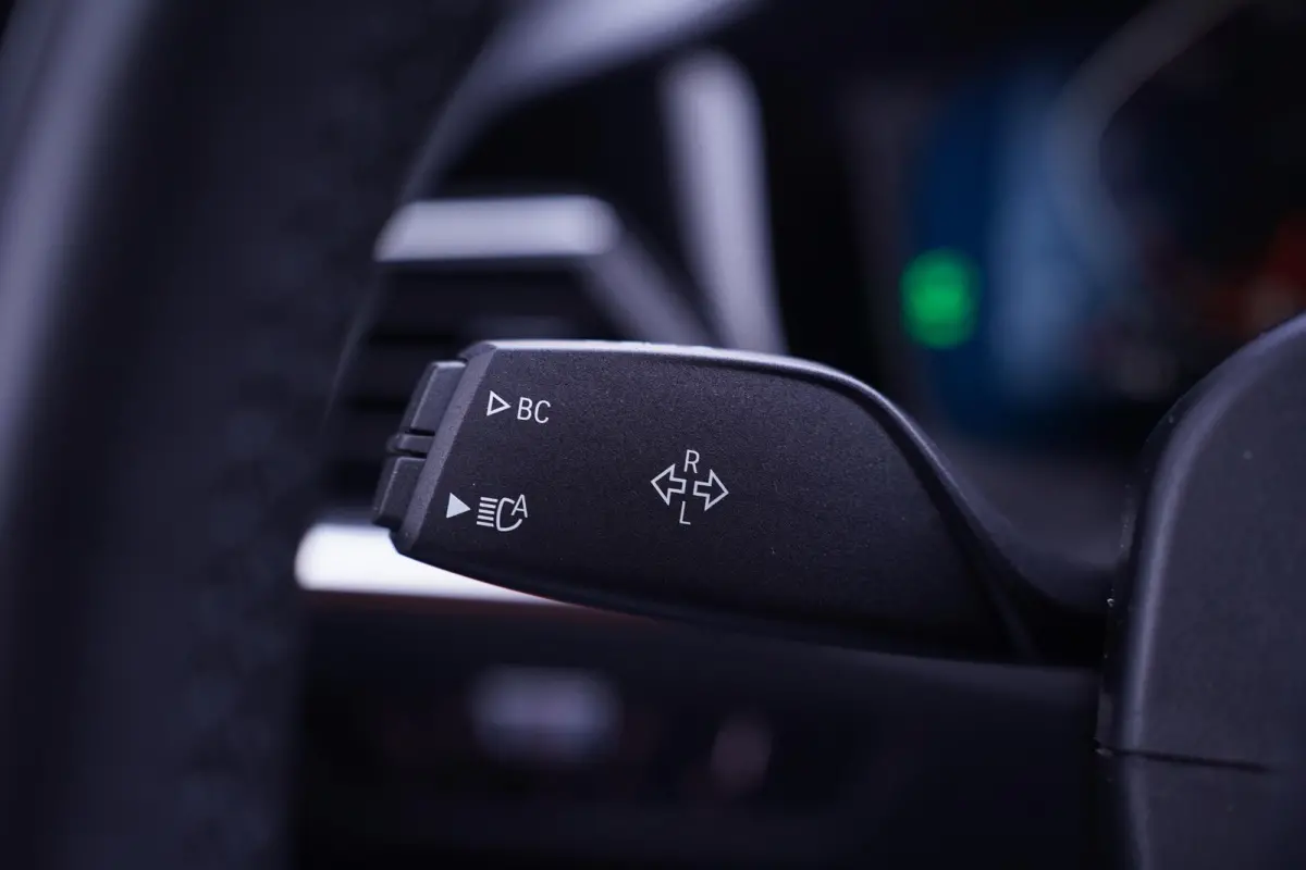 320i Sport Line Led koplampen Apple Carplay Leder Memory Stoelverwarming 1e Eigenaar NAP