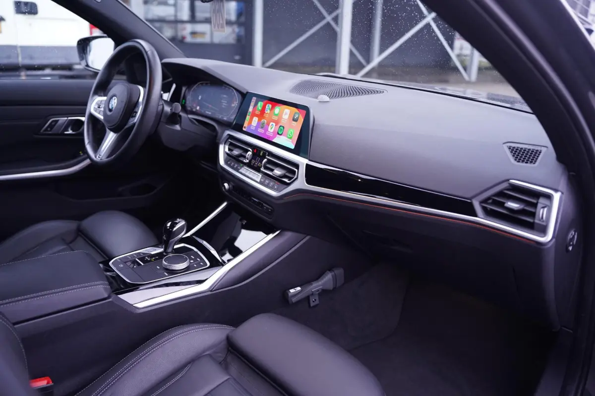 320i Sport Line Led koplampen Apple Carplay Leder Memory Stoelverwarming 1e Eigenaar NAP