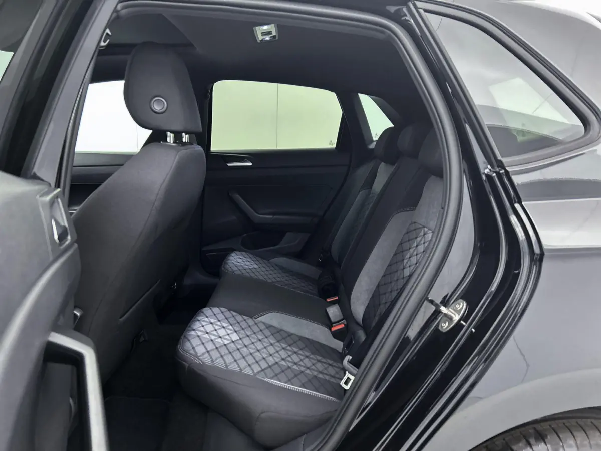 1.0 TSI R-Line Edition 95 PK| Origineel Nederlands | 1e Eigenaar | Panoramadak | LED Matrix | Stoelverwarming | Achteruitrijcamera | Climatronic | Parkeersensoren | Digitale Cockpit Pro | Na