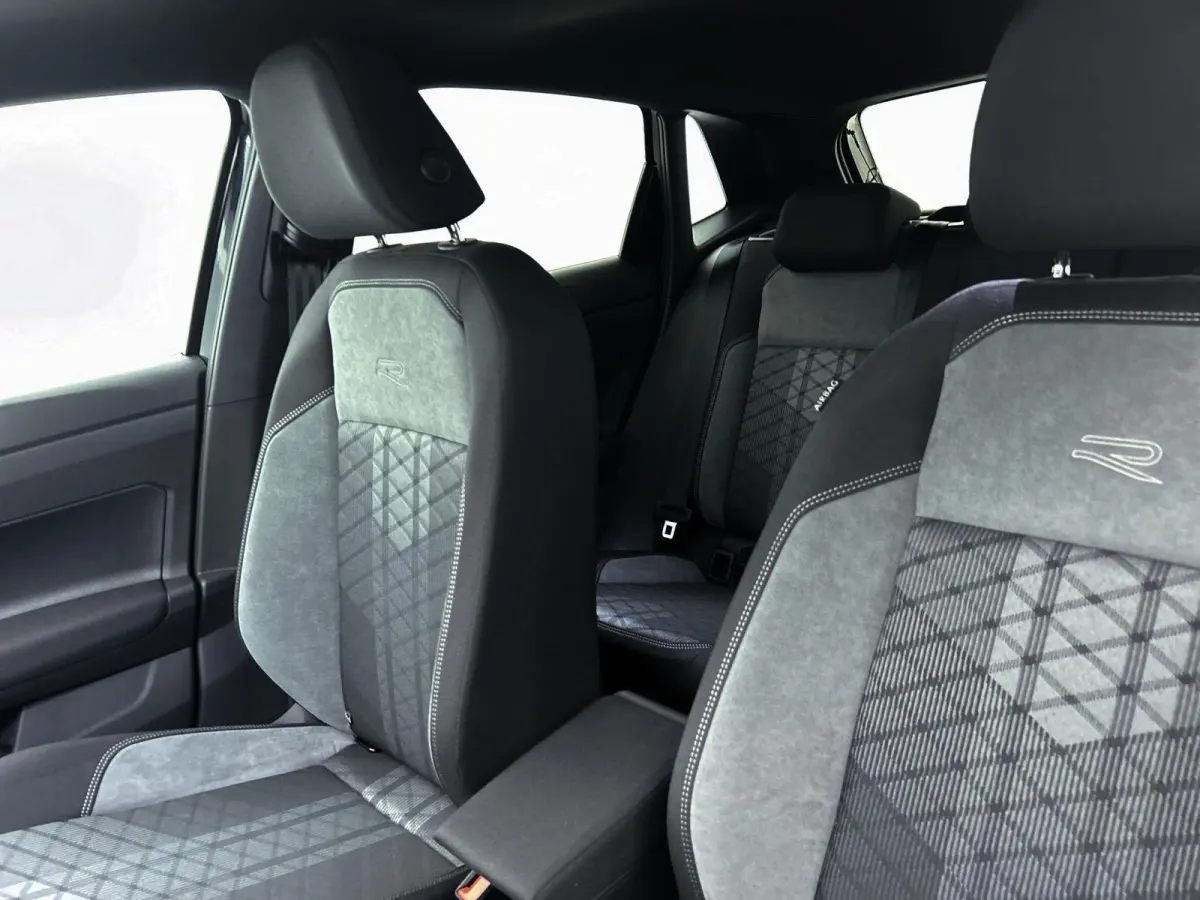 1.0 TSI R-Line Edition 95 PK| Origineel Nederlands | 1e Eigenaar | Panoramadak | LED Matrix | Stoelverwarming | Achteruitrijcamera | Climatronic | Parkeersensoren | Digitale Cockpit Pro | Na