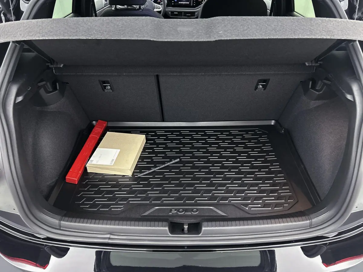 1.0 TSI R-Line Edition 95 PK| Origineel Nederlands | 1e Eigenaar | Panoramadak | LED Matrix | Stoelverwarming | Achteruitrijcamera | Climatronic | Parkeersensoren | Digitale Cockpit Pro | Na