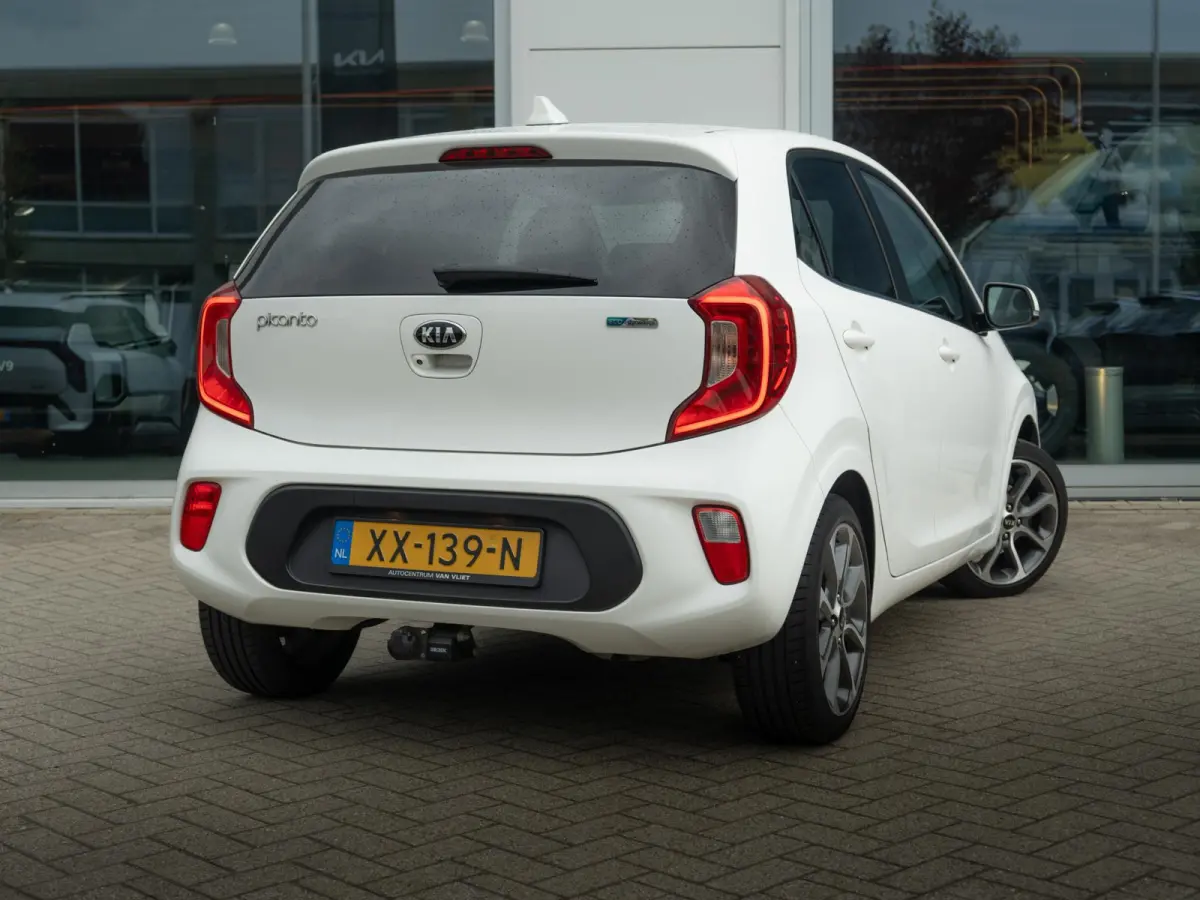 1.0 CVVT Design Edition | Trekhaak | Navigatie | Achteruitrijcamera | Climate control |