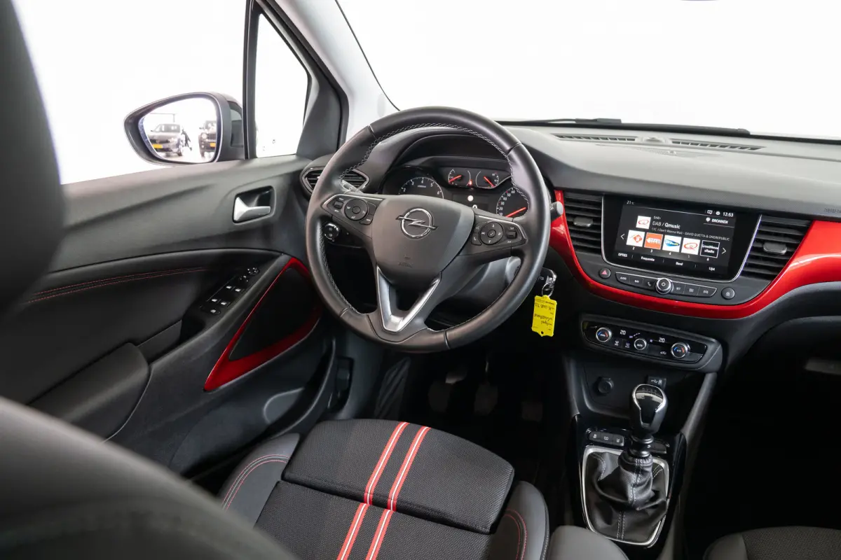 1.2 Turbo GS Line | Camera | Navigatie | Climate Controle | Parkeersensoren | Apple Carplay & Android Auto | Comfort Stoelen |