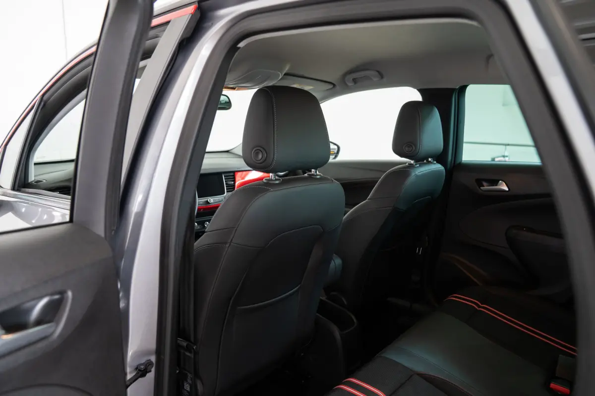 1.2 Turbo GS Line | Camera | Navigatie | Climate Controle | Parkeersensoren | Apple Carplay & Android Auto | Comfort Stoelen |