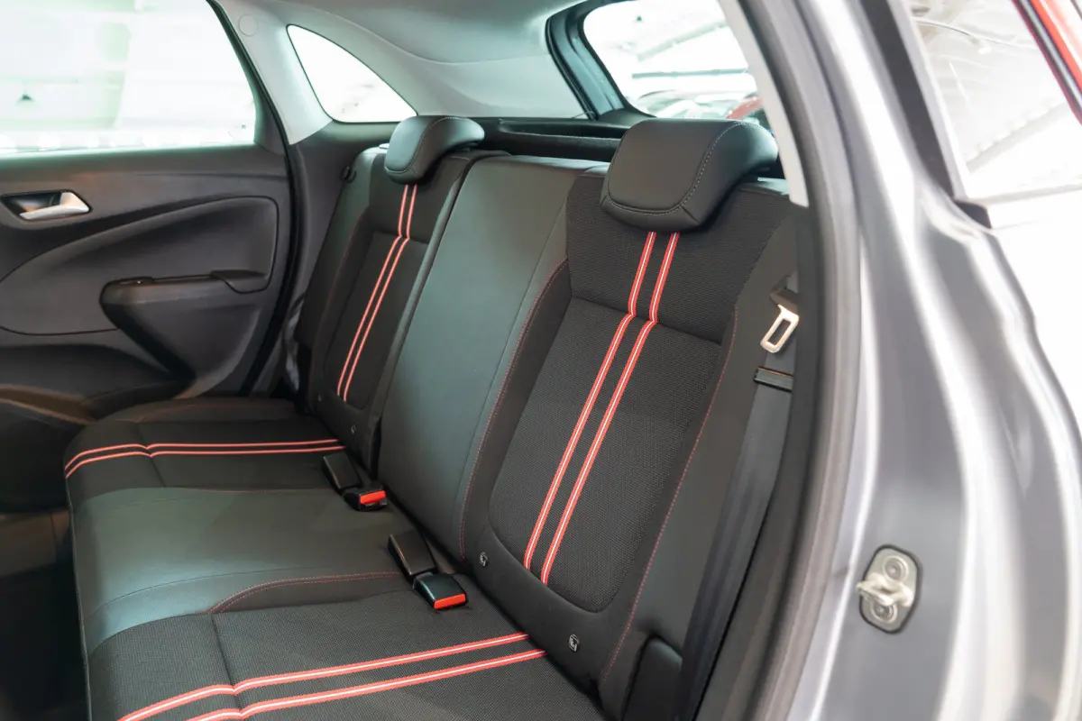 1.2 Turbo GS Line | Camera | Navigatie | Climate Controle | Parkeersensoren | Apple Carplay & Android Auto | Comfort Stoelen |