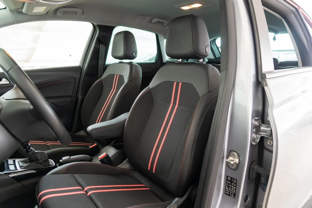 1.2 Turbo GS Line | Camera | Navigatie | Climate Controle | Parkeersensoren | Apple Carplay & Android Auto | Comfort Stoelen |