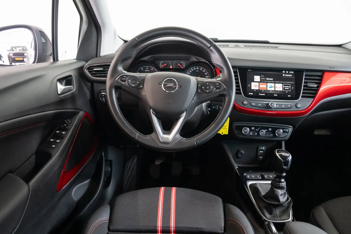 1.2 Turbo GS Line | Camera | Navigatie | Climate Controle | Parkeersensoren | Apple Carplay & Android Auto | Comfort Stoelen |
