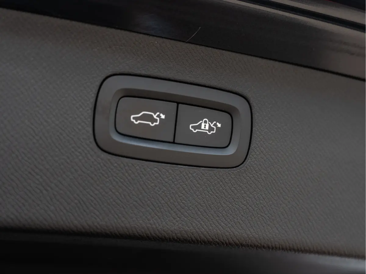 2.0 T6 AWD Inscription | Memory | H/K Sound | 2700KG Trekgewicht |