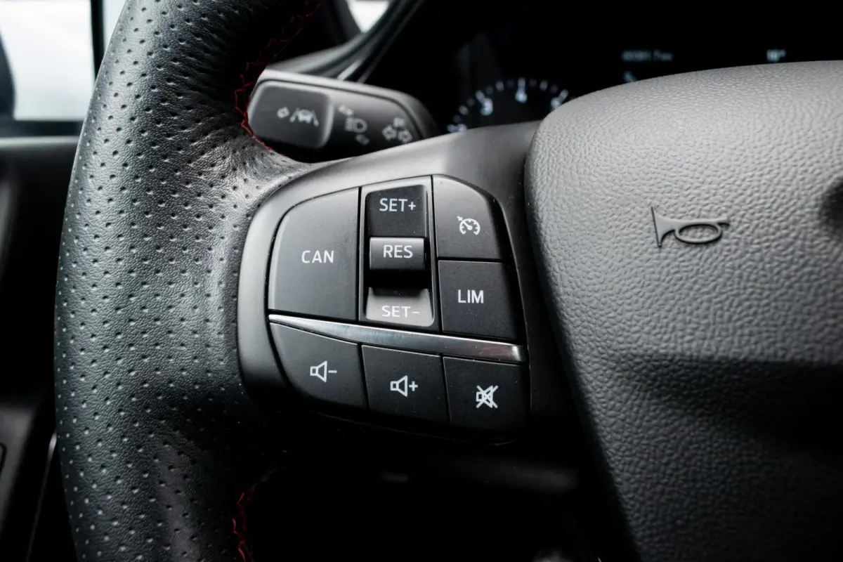 1.0 EcoBoost ST-Line|1e EIGENAAR|STOEL-STUUR-VOORRUIT VERWARMD|KEYLESS|CLIMATE|CARPLAY|PDC|CRUISE|NAVI|DAB+