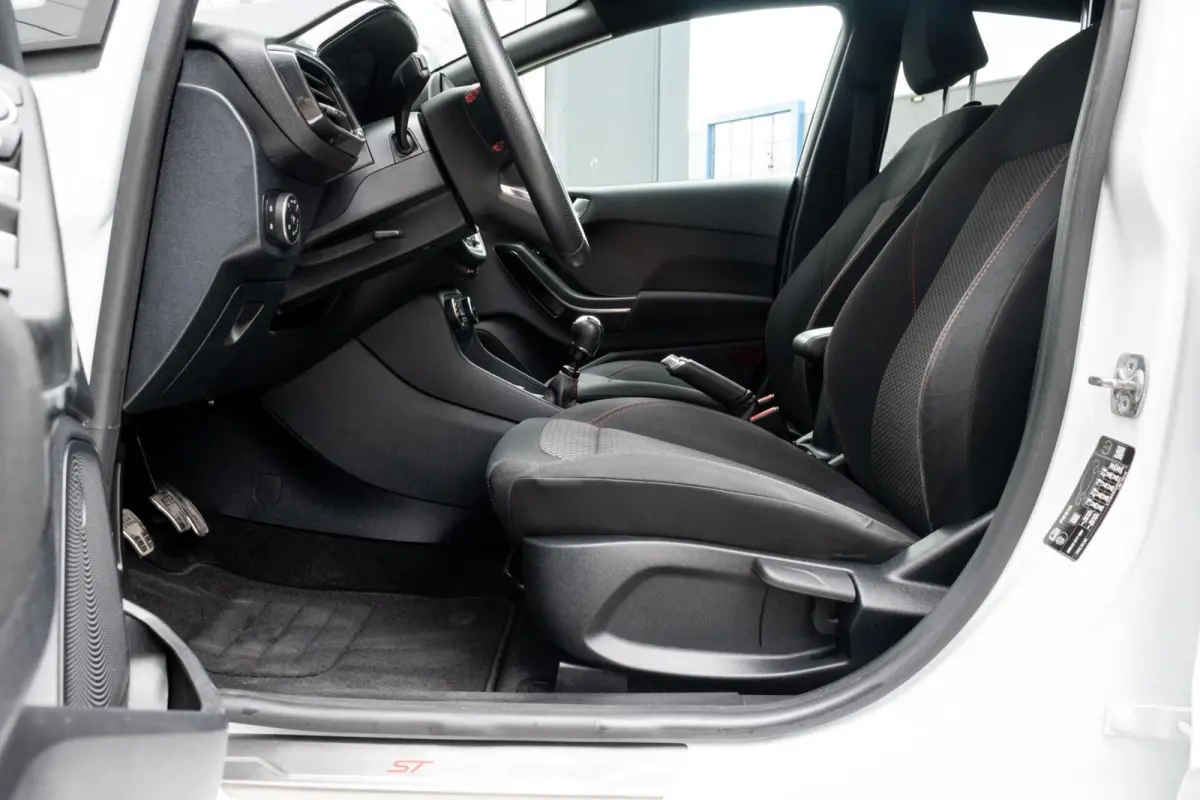 1.0 EcoBoost ST-Line|1e EIGENAAR|STOEL-STUUR-VOORRUIT VERWARMD|KEYLESS|CLIMATE|CARPLAY|PDC|CRUISE|NAVI|DAB+