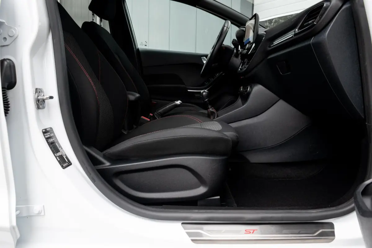 1.0 EcoBoost ST-Line|1e EIGENAAR|STOEL-STUUR-VOORRUIT VERWARMD|KEYLESS|CLIMATE|CARPLAY|PDC|CRUISE|NAVI|DAB+