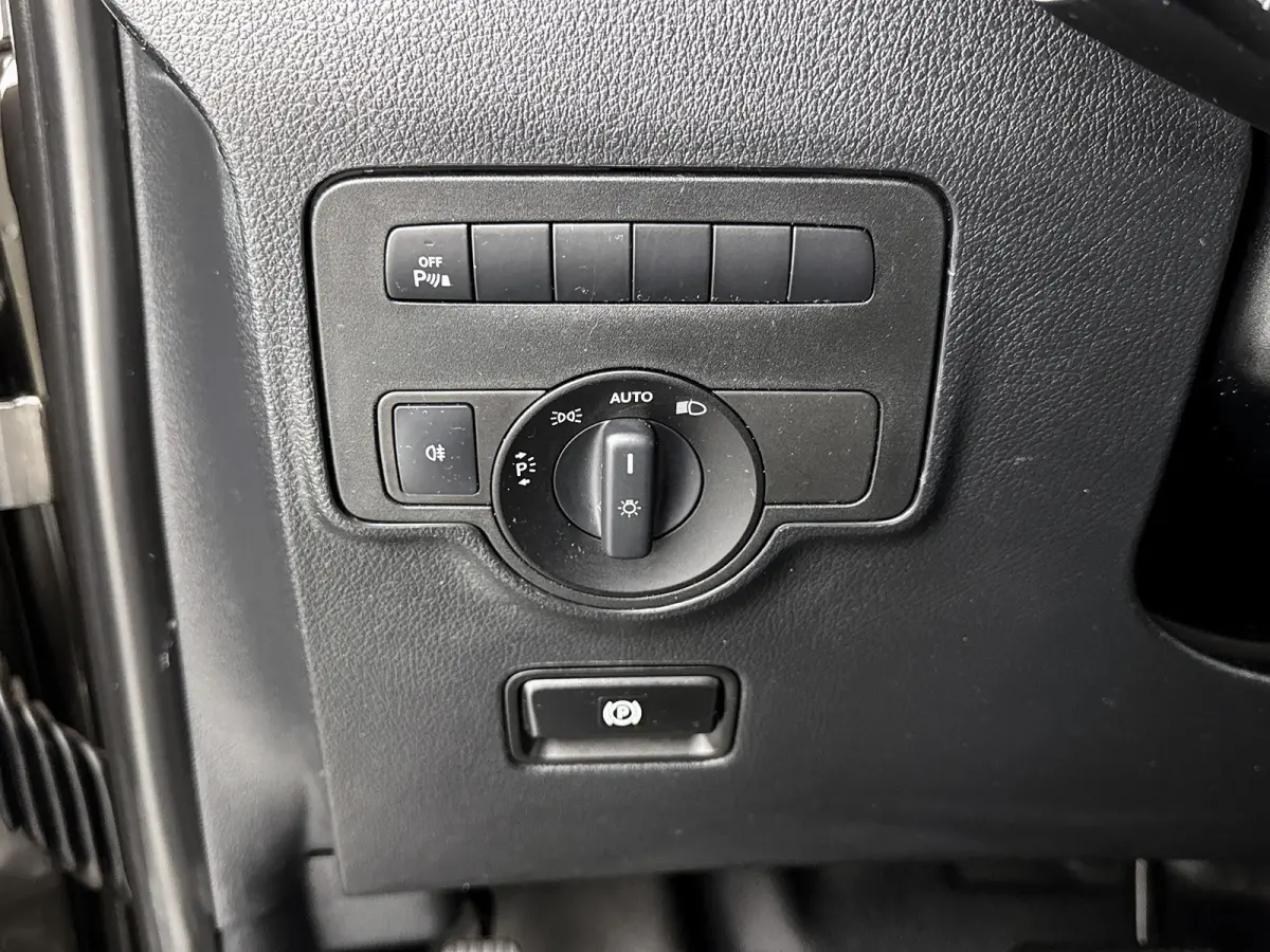 114 CDI Lang DC Led Dubbele cabine Climate control Trekhaak Navigatie Camera Parkeersensoren