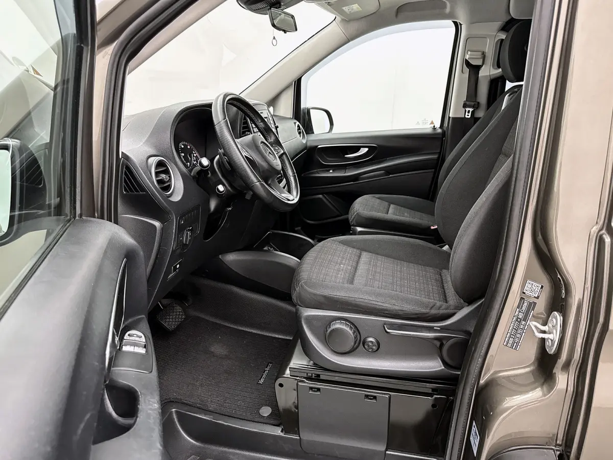 114 CDI Lang DC Led Dubbele cabine Climate control Trekhaak Navigatie Camera Parkeersensoren
