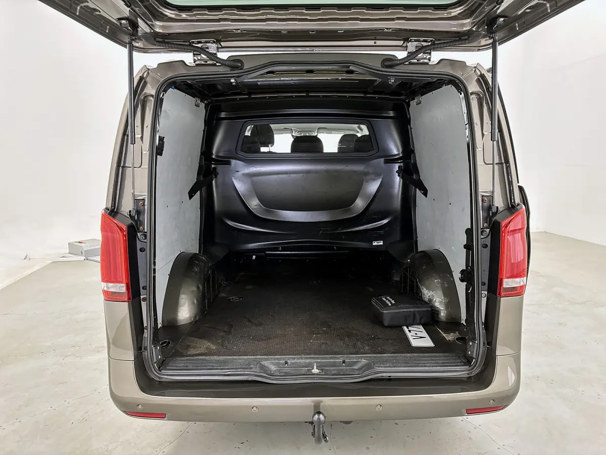 114 CDI Lang DC Led Dubbele cabine Climate control Trekhaak Navigatie Camera Parkeersensoren