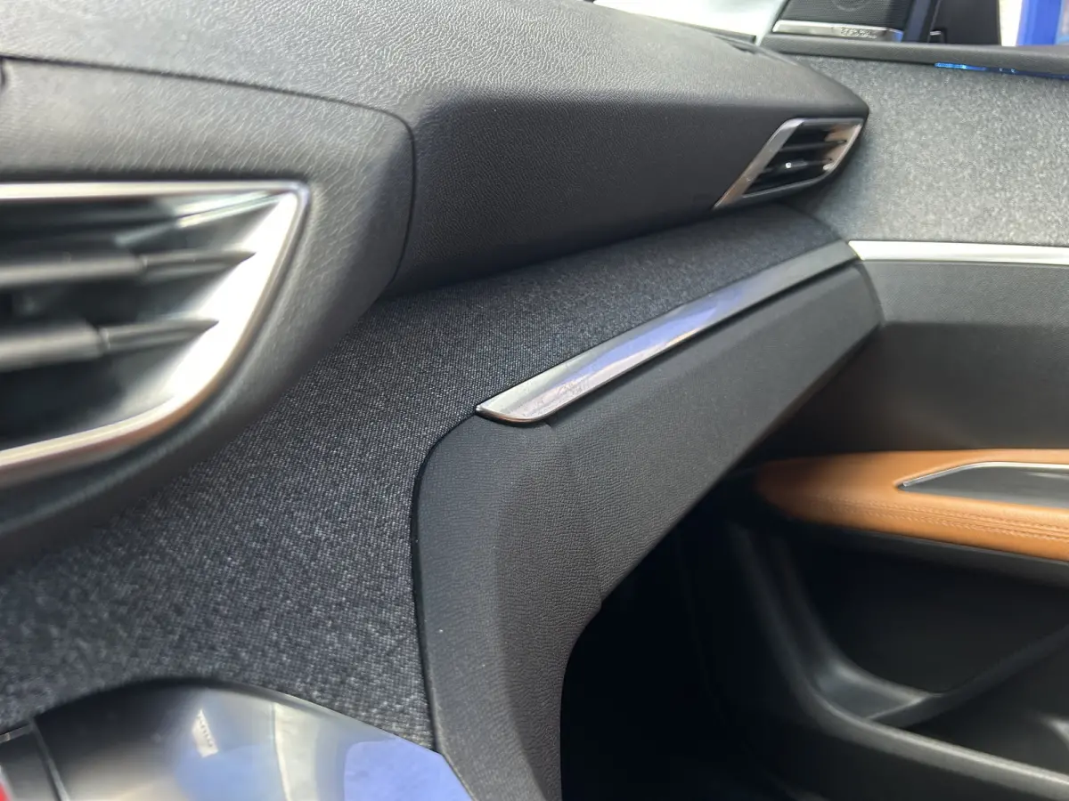 1.6 180pk Blue Lease Premium | 7 persoons | Cruise Control | Camera | Stoelverwarming | Focal Audio |