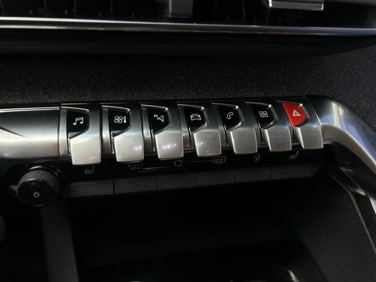 1.6 180pk Blue Lease Premium | 7 persoons | Cruise Control | Camera | Stoelverwarming | Focal Audio |