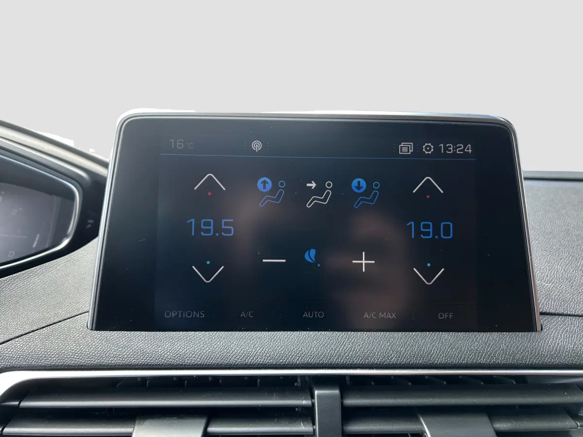 1.6 180pk Blue Lease Premium | 7 persoons | Cruise Control | Camera | Stoelverwarming | Focal Audio |