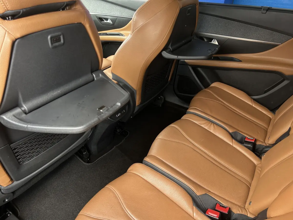 1.6 180pk Blue Lease Premium | 7 persoons | Cruise Control | Camera | Stoelverwarming | Focal Audio |