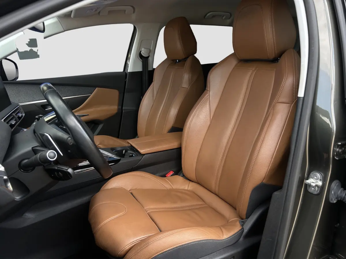 1.6 180pk Blue Lease Premium | 7 persoons | Cruise Control | Camera | Stoelverwarming | Focal Audio |