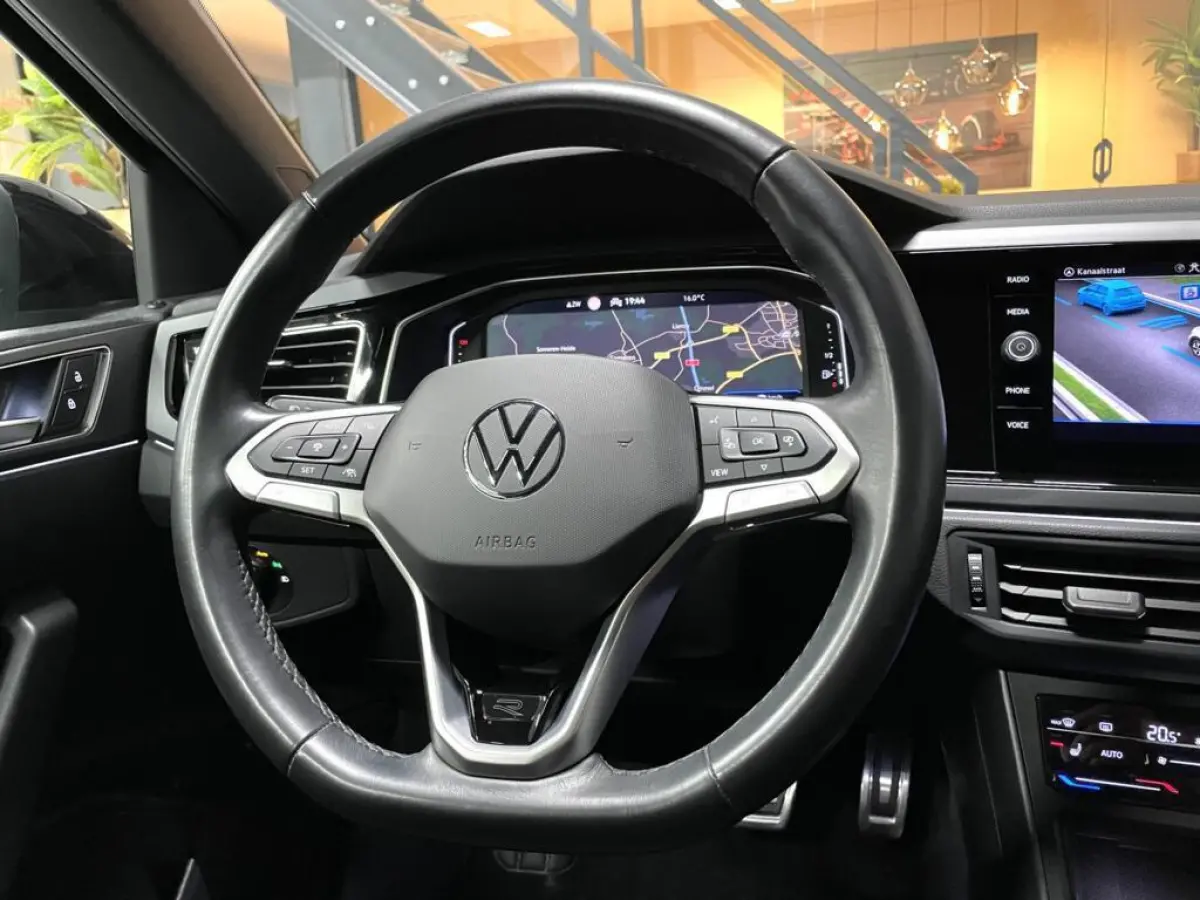 1.5 TSI R-Line Business Black Style/ Cam/ Beats/ IQ LED/ Keyless/ 18"LMV