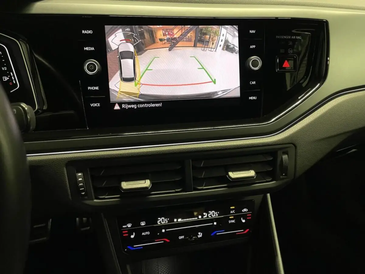 1.5 TSI R-Line Business Black Style/ Cam/ Beats/ IQ LED/ Keyless/ 18"LMV