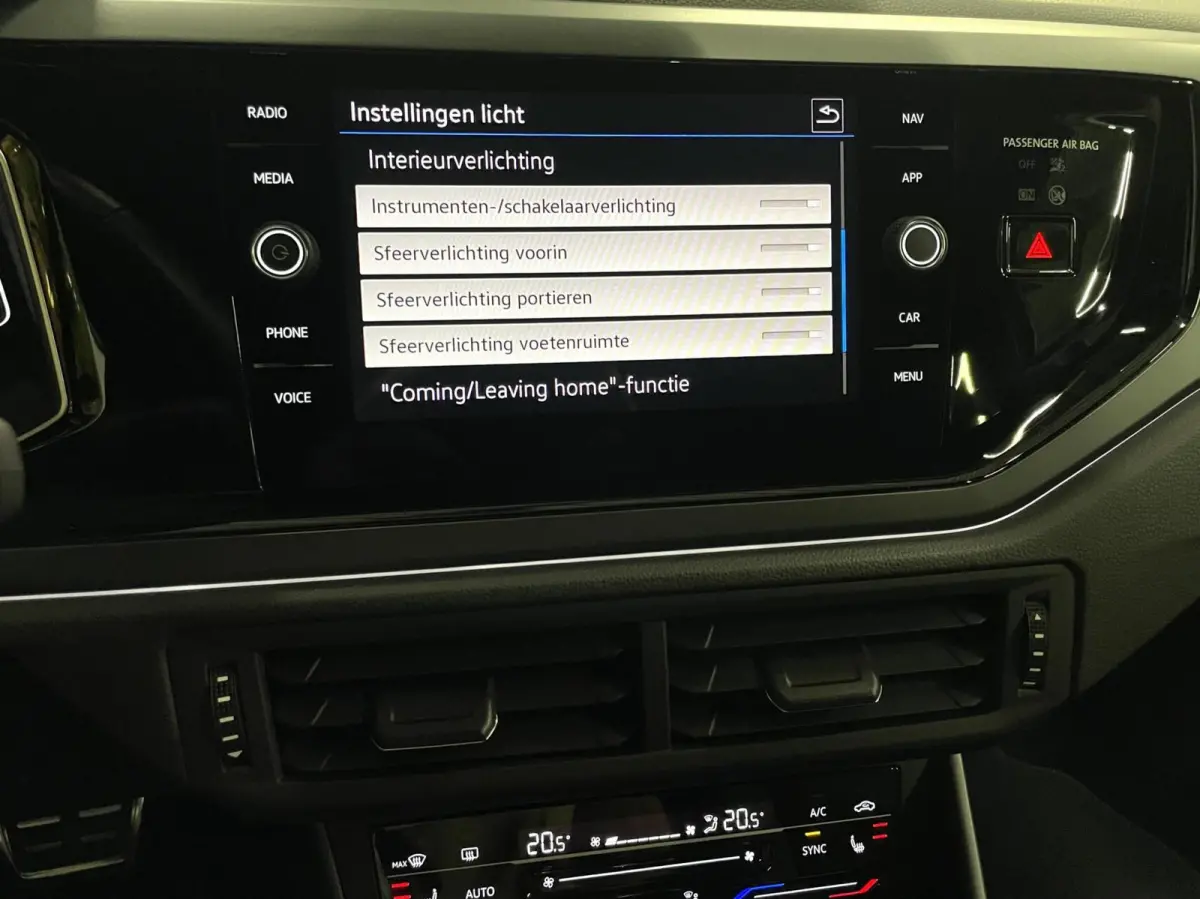 1.5 TSI R-Line Business Black Style/ Cam/ Beats/ IQ LED/ Keyless/ 18"LMV