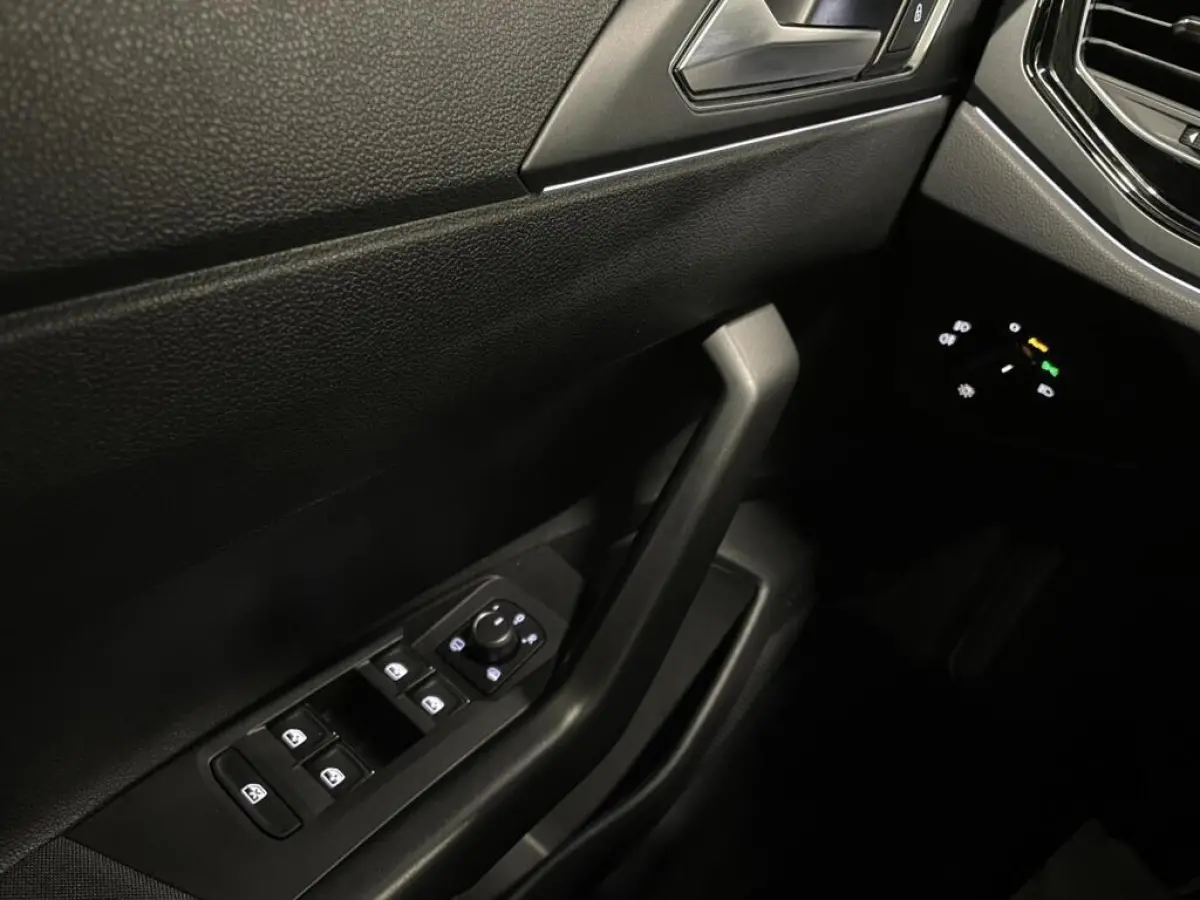1.5 TSI R-Line Business Black Style/ Cam/ Beats/ IQ LED/ Keyless/ 18"LMV