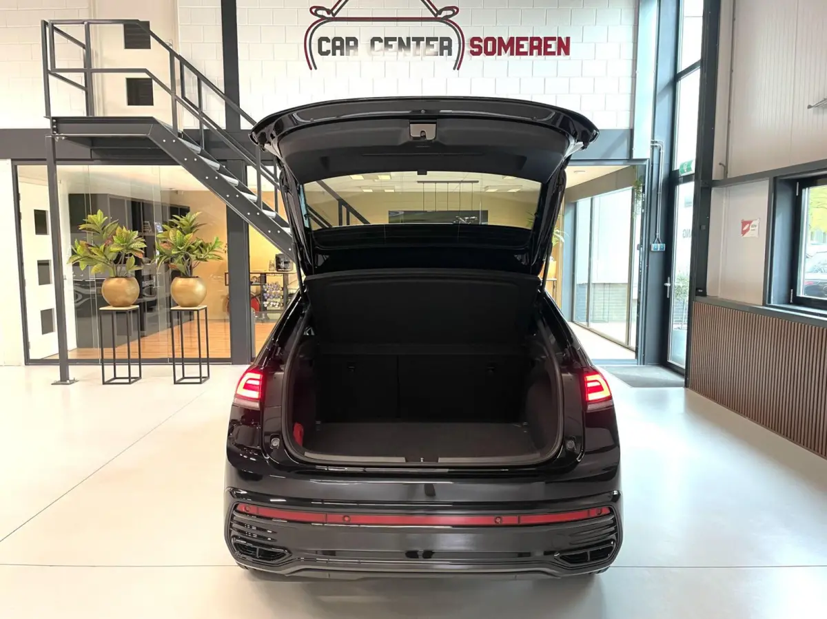 1.5 TSI R-Line Business Black Style/ Cam/ Beats/ IQ LED/ Keyless/ 18"LMV