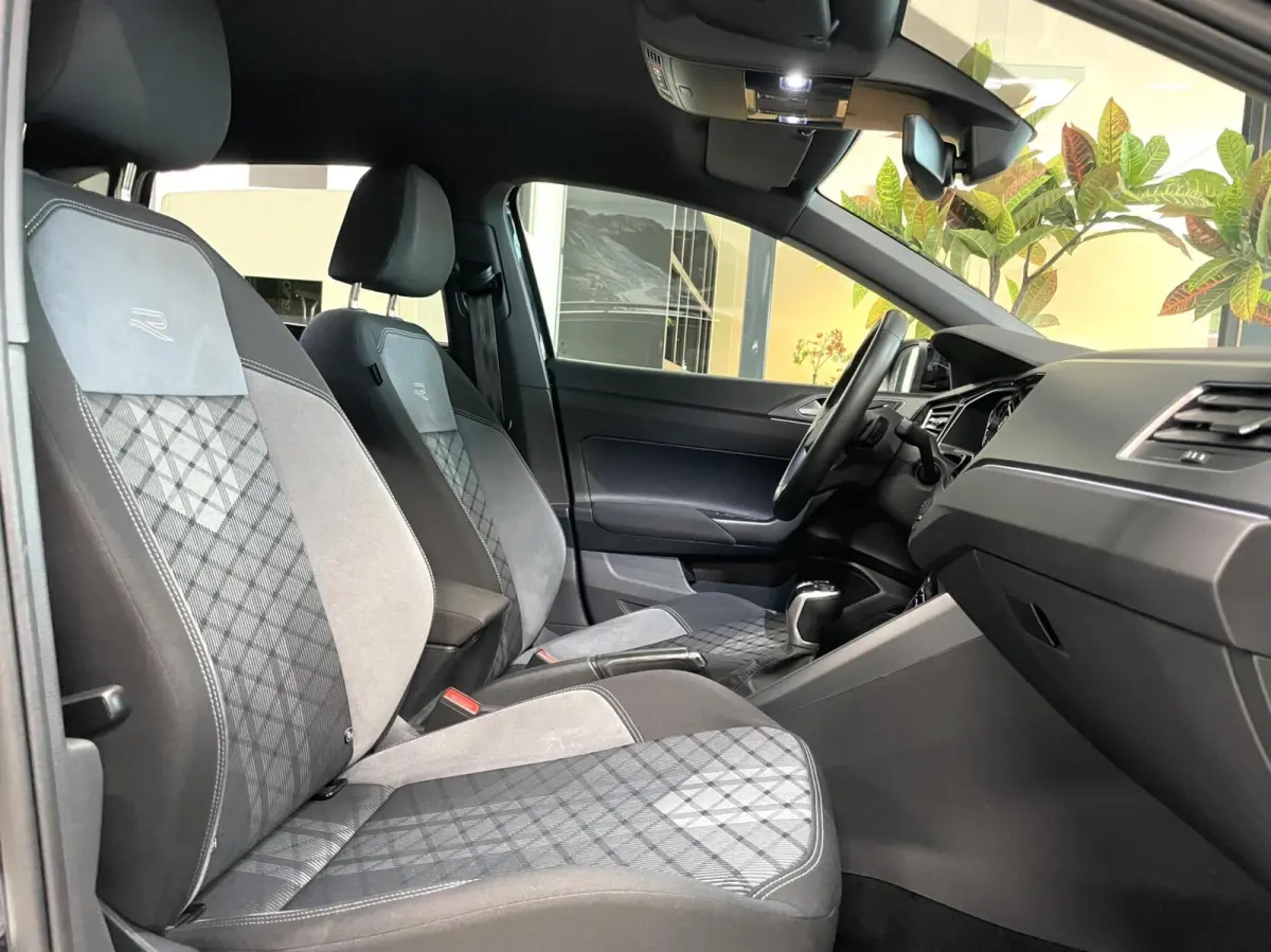 1.5 TSI R-Line Business Black Style/ Cam/ Beats/ IQ LED/ Keyless/ 18"LMV