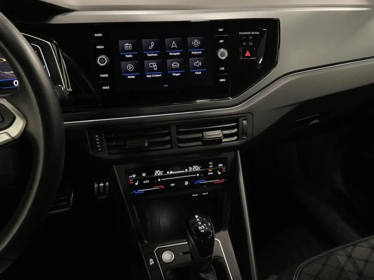 1.5 TSI R-Line Business Black Style/ Cam/ Beats/ IQ LED/ Keyless/ 18"LMV