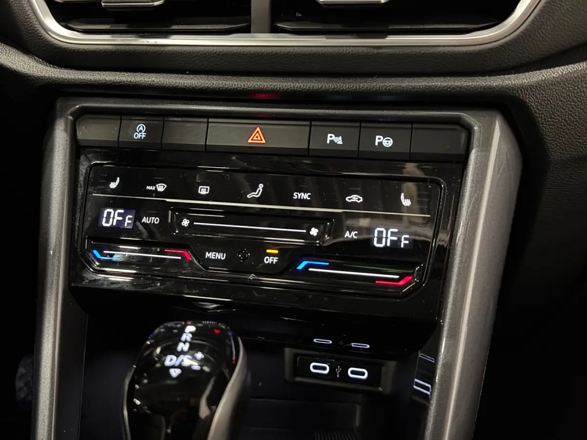 1.5 TSI Style | PANO | IQ LIGHTS | BEATS AUDIO | CAMERA