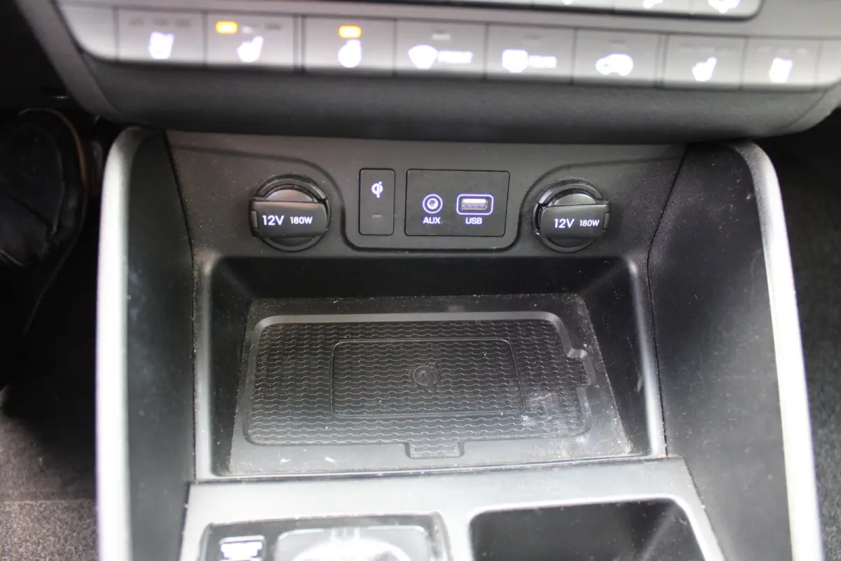 1.6 T-GDI Premium | Automaat | Stoelverwarming voor+achter | Adaptieve Cruise Control | Electrisch verstelbare bestuurderstoel | Trekhaak | Navigatie | | Achterbank in delen neerklapbaar | A