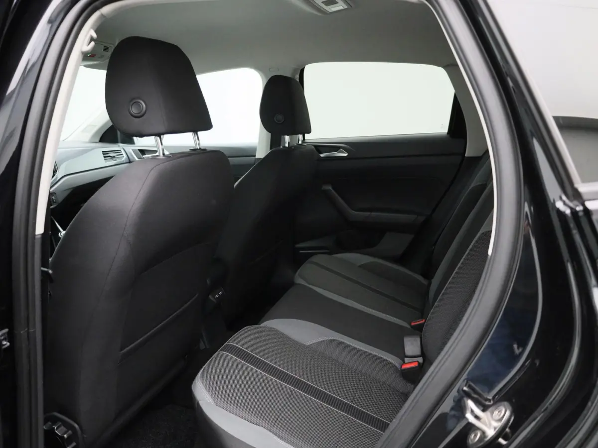 1.0 TSI Highline Business R | 16 inch velgen | Parkeersensoren | Cruise control |