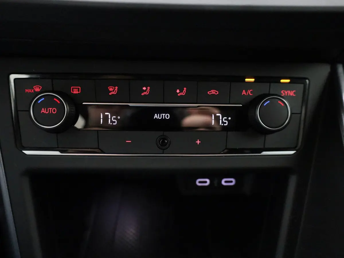 1.0 TSI Highline Business R | 16 inch velgen | Parkeersensoren | Cruise control |