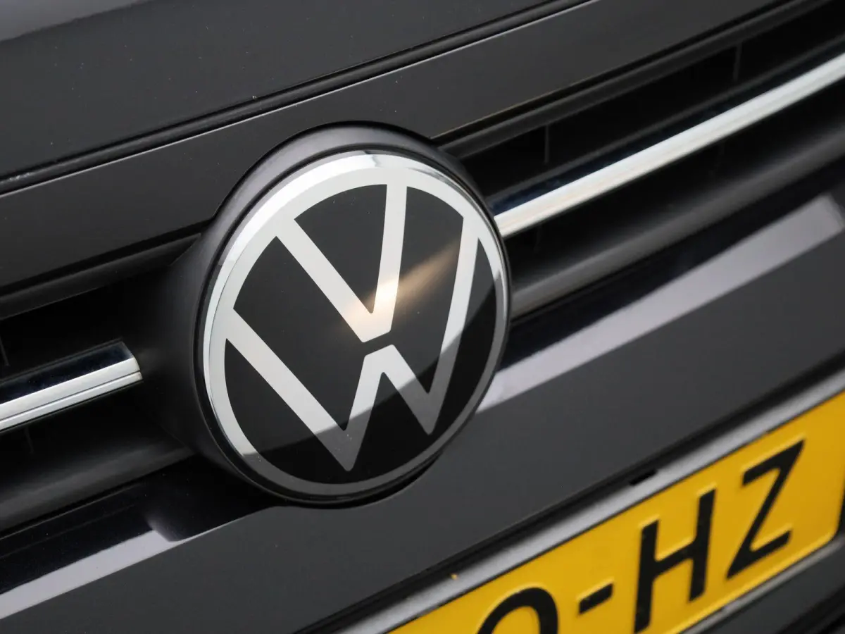 1.0 TSI Highline Business R | 16 inch velgen | Parkeersensoren | Cruise control |