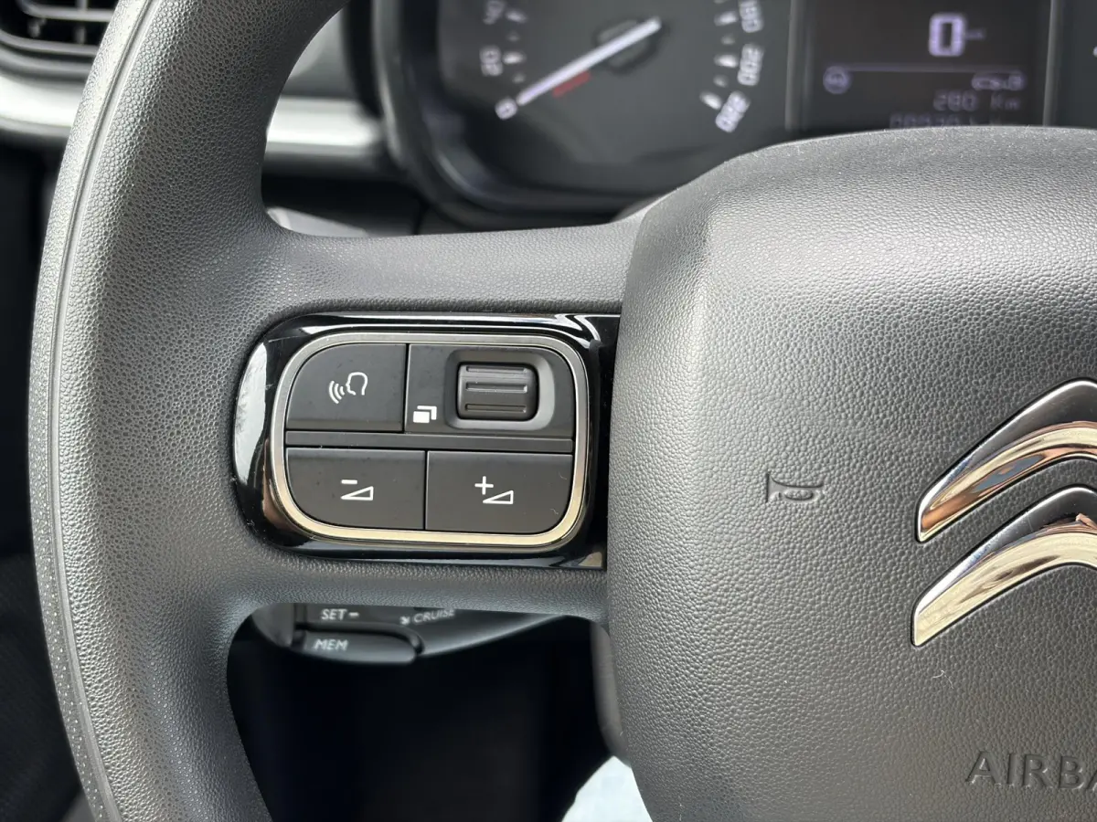 1.2 PureTech Feel Edition 2e Eigenaar,Navi,Carplay,Clima,Cruise,Pdc,Rijstrooksensor,Lm velgen,N.A.P,Net beurt gehad,Bj 12-2017,Apk tot 02-2027