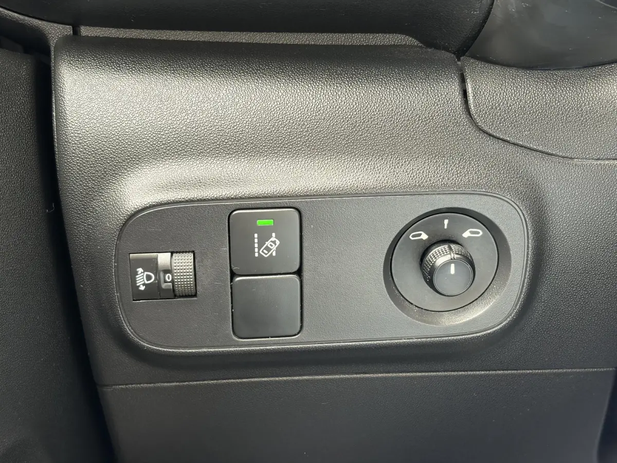1.2 PureTech Feel Edition 2e Eigenaar,Navi,Carplay,Clima,Cruise,Pdc,Rijstrooksensor,Lm velgen,N.A.P,Net beurt gehad,Bj 12-2017,Apk tot 02-2027