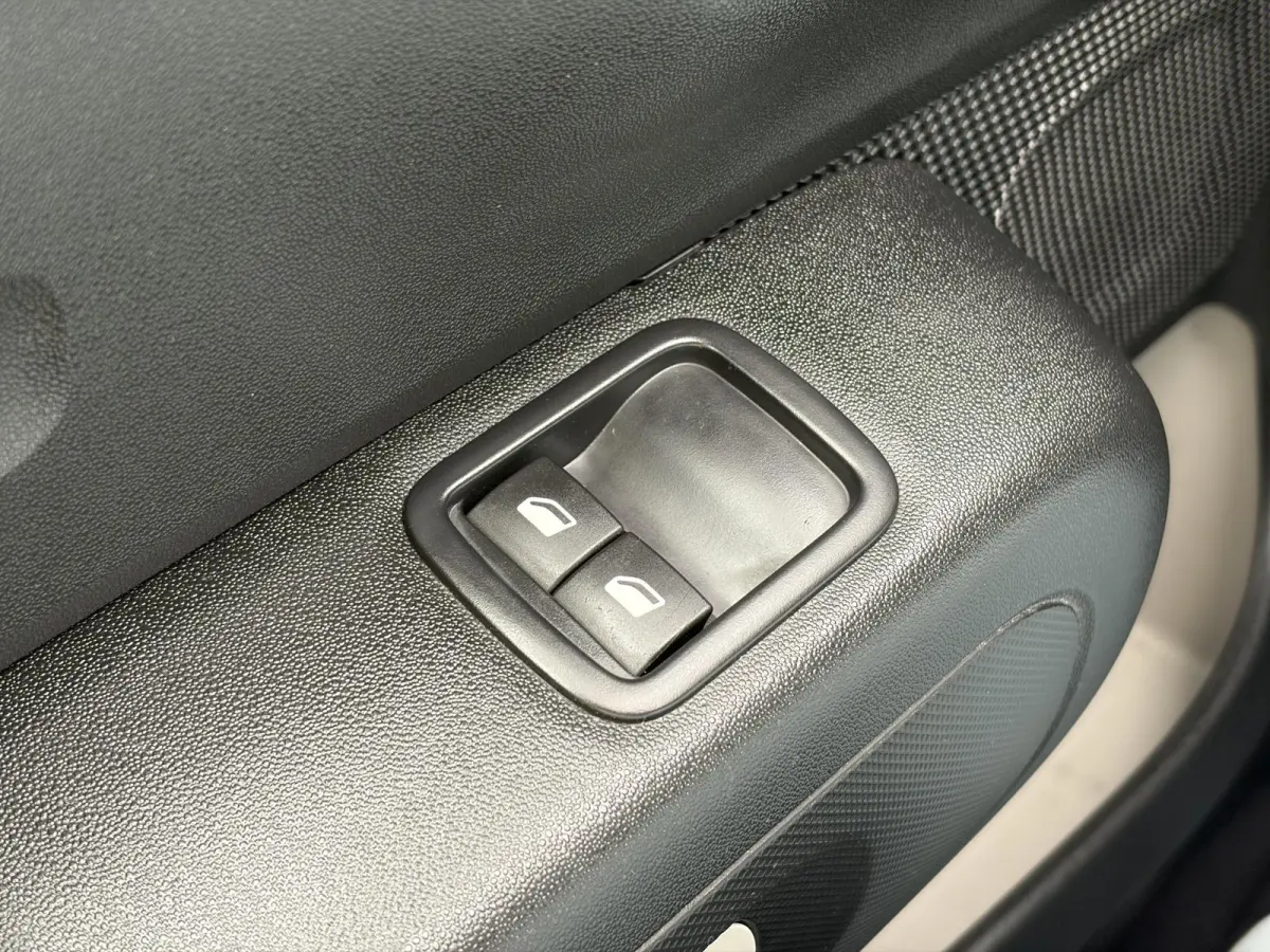 1.2 PureTech Feel Edition 2e Eigenaar,Navi,Carplay,Clima,Cruise,Pdc,Rijstrooksensor,Lm velgen,N.A.P,Net beurt gehad,Bj 12-2017,Apk tot 02-2027
